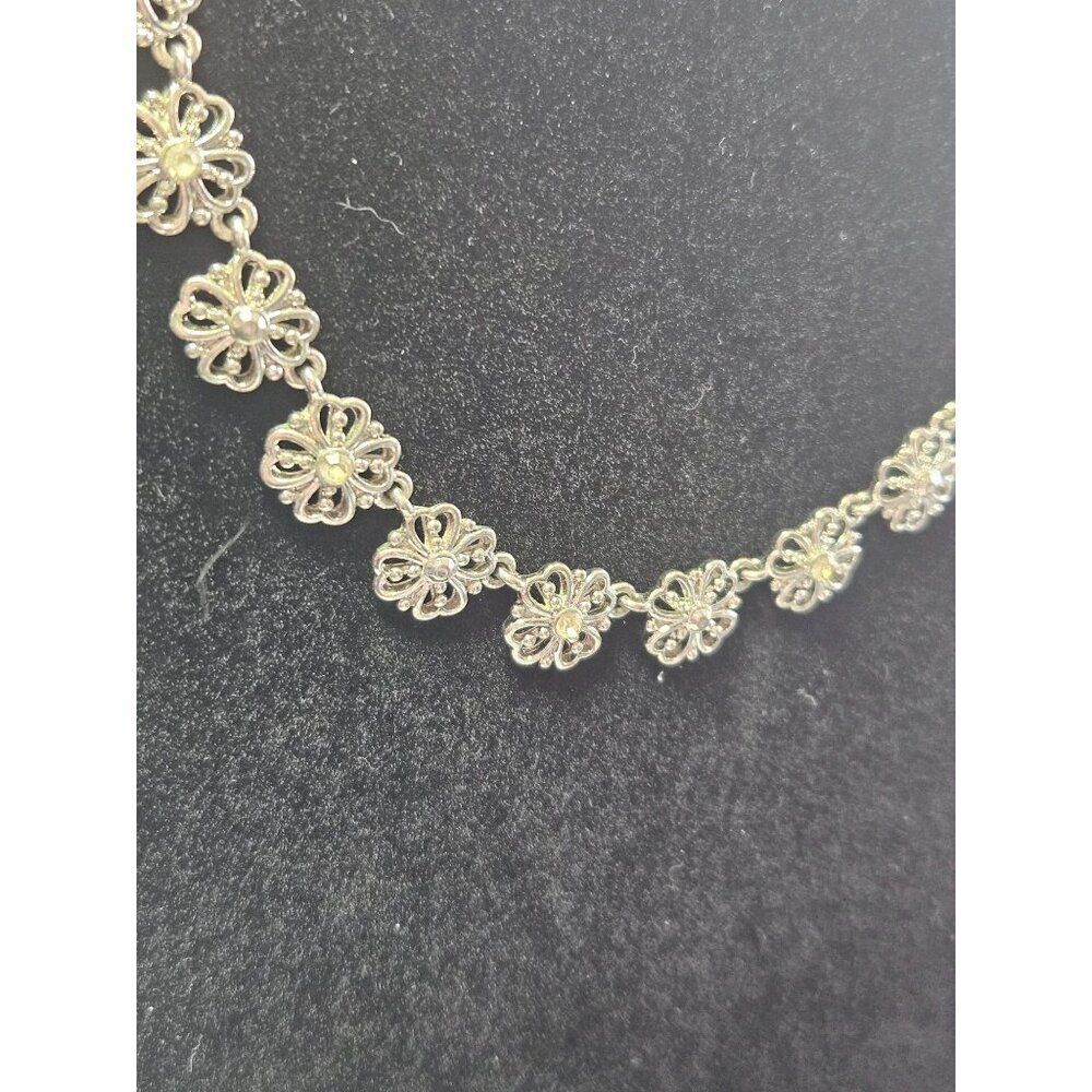 Vintage Avon silver tone flower choker necklace 16"